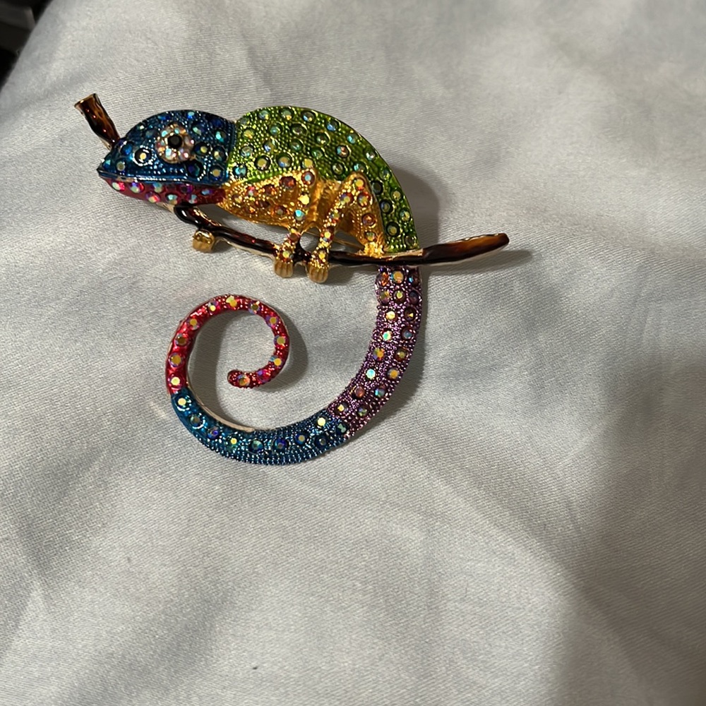🦎 Lizard Chameleon Rhinestone Enamel Brooch Pendant - Picture 3 of 3